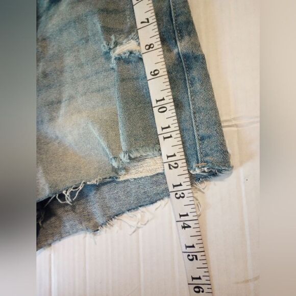 - Oasis factory cut off high waisted denim shorts - Picture 9 of 11